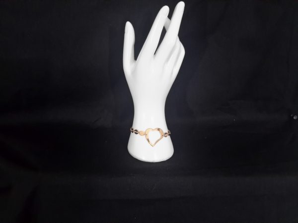 Gold linked heart bracelet