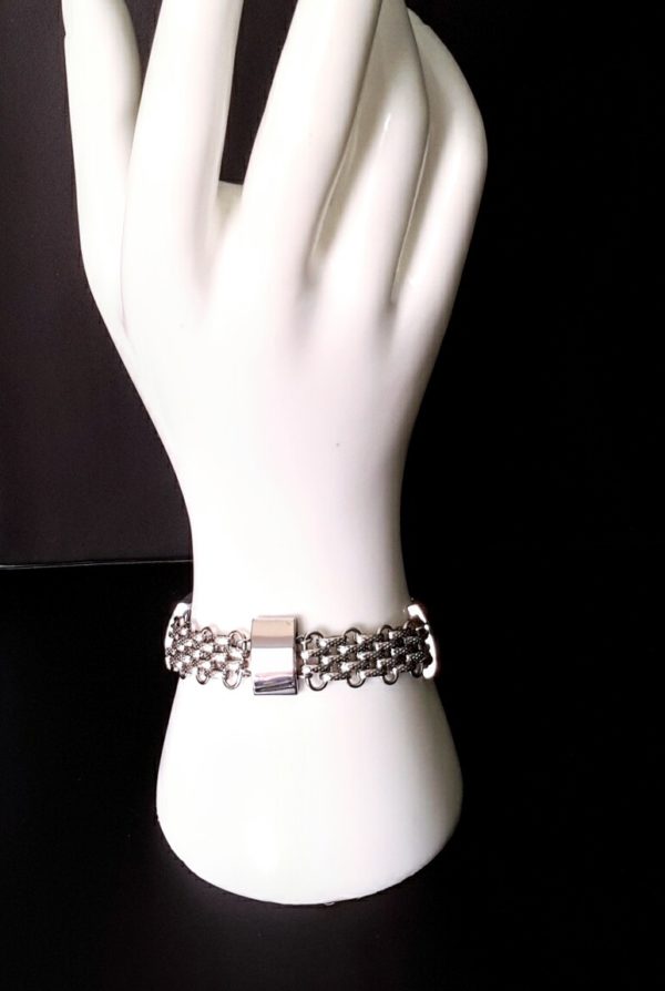 Chain Effects (bracelet  only)